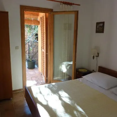 Mira Jelsa (Hvar)